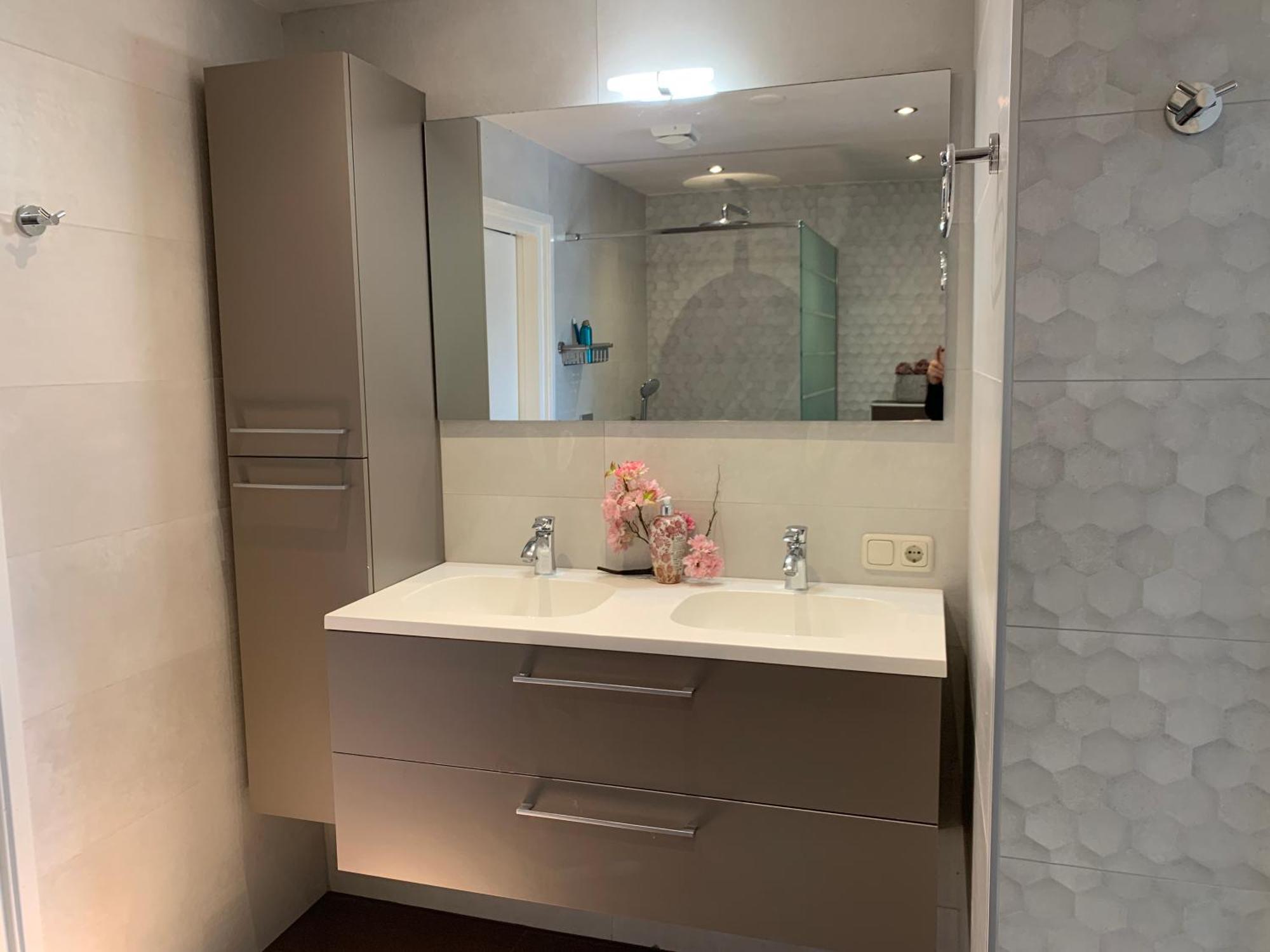 Comfortabele Familie Suite Met 2 Slk, Speelzolder, Balkon, Airco Den Ham Екстериор снимка