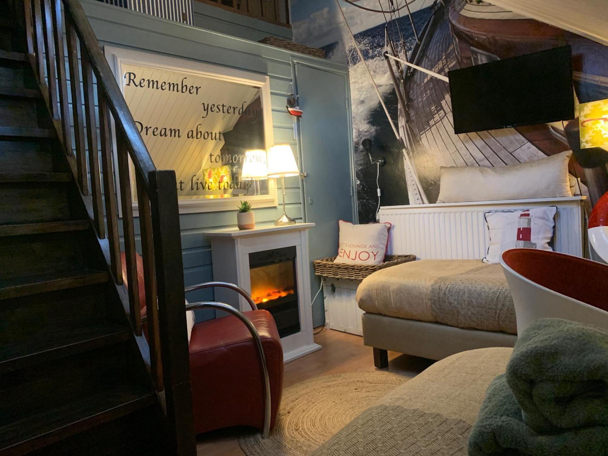 Comfortabele Familie Suite Met 2 Slk, Speelzolder, Balkon, Airco Den Ham Екстериор снимка